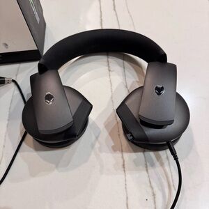 Very gently used Alienware 7.1 wired headset